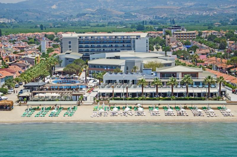 Agacli酒店住宿-棕榈翼库萨达斯海滩度假及Spa酒店