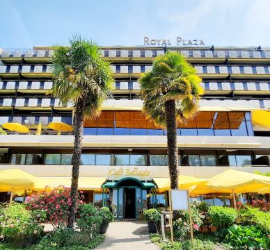 蒙特鲁皇家广场-官方