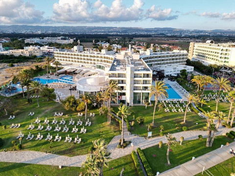 因皮里尔海滩路易酒店