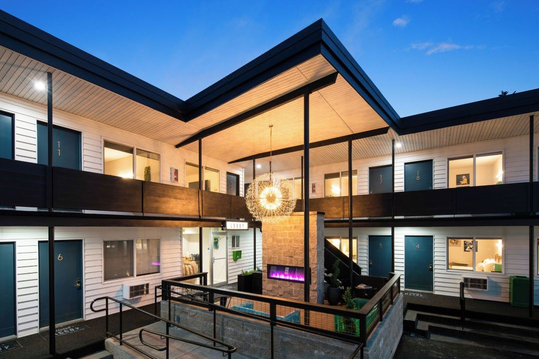 Hotel McCoy - Art, Coffee, Beer, Wine