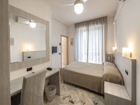 卡雷奇酒店-官方