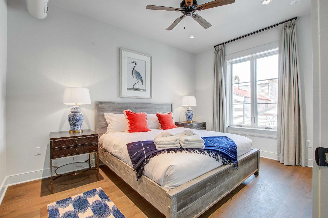 Stylish Retreat - High-Speed WiFi, Modern Amenities