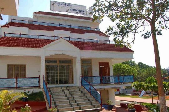 Rhythms Lake View Resorts-官方