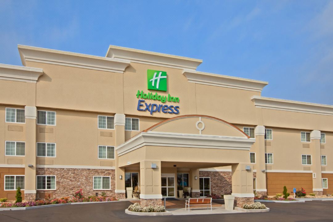 Holiday Inn Express 草地滾球場