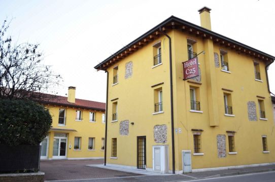 Hotel C25