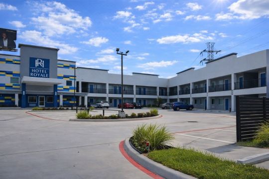 Hotel Royale IAH Airport North Houston I-45
