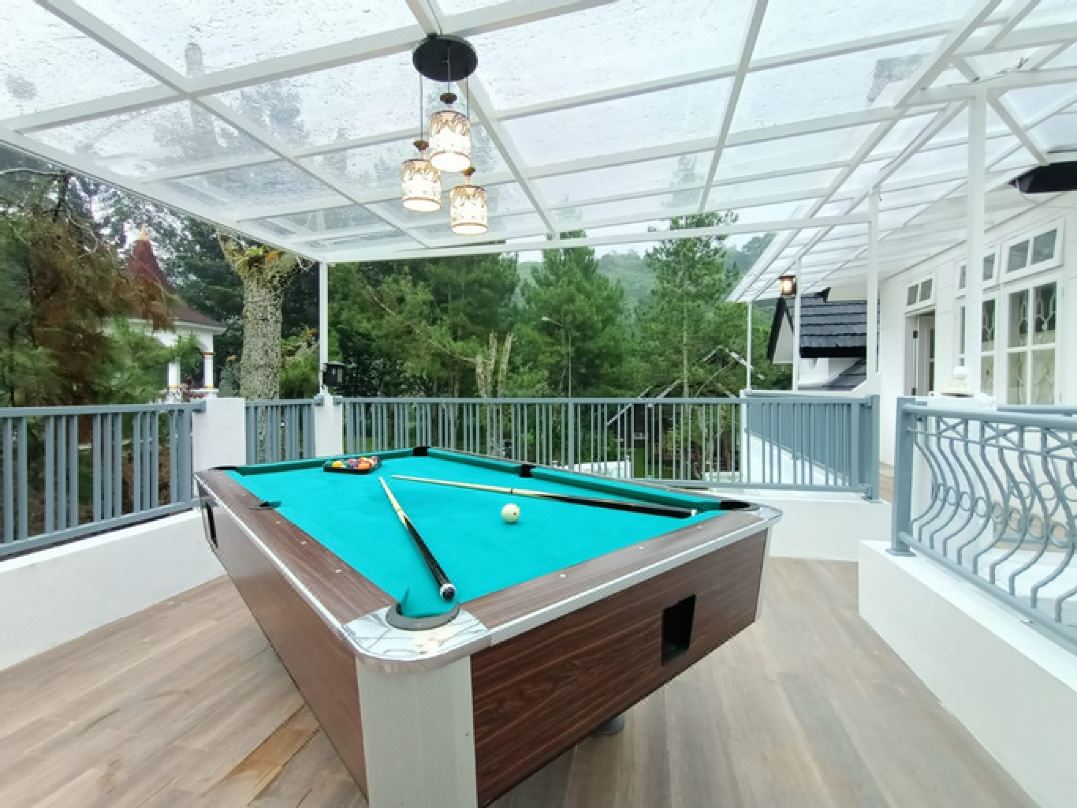 Villa Kota Bunga BB10-23 with Billiard and Private Pool Puncak by Charles