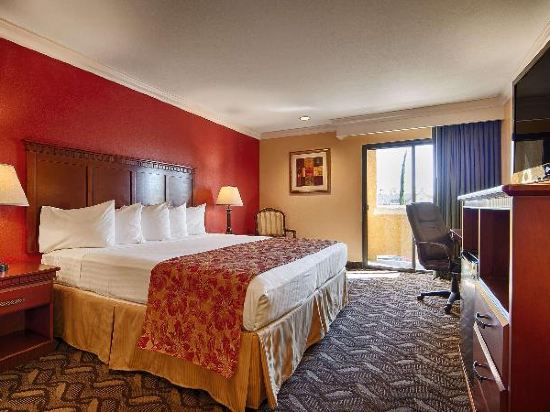 Best Western Moreno Hotel & Suites Room Type - King Room with Roll-in Shower - Disability Access/Non-Smoking Best Western Moreno Hotel & Suites Room Type - King Room with Roll-in Shower - Disability Access/Non-Smoking