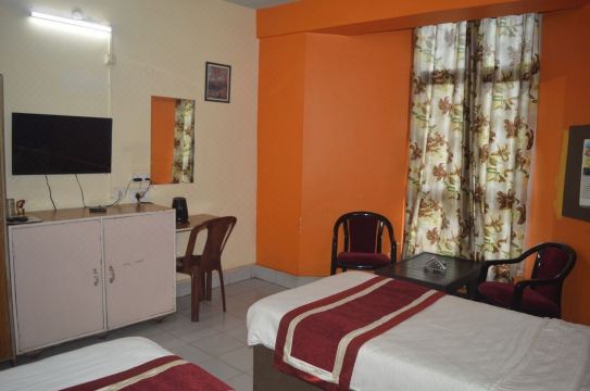 Hotel Aadhar Barbil