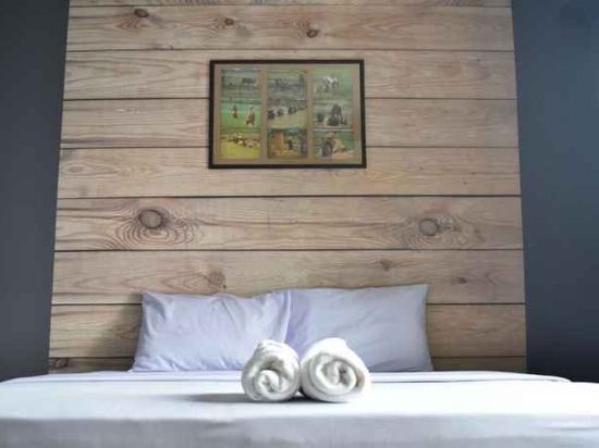 Hide Bangkok Hostel Room Type - Deluxe Double Room