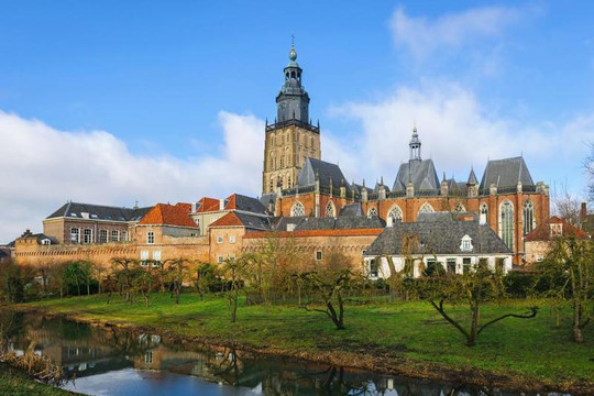 Brummen酒店住宿-因特尔