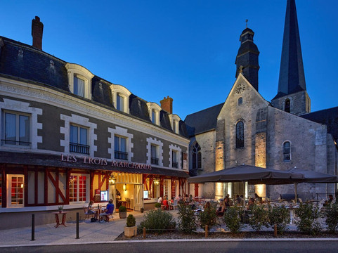 雪瓦尼城堡酒店住宿-Relais des Trois Chateaux Hotel