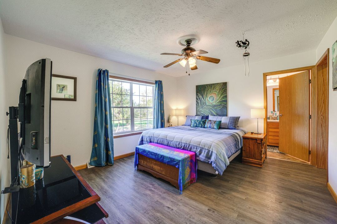 8-acre Bridgman Oasis: Pool, Hot Tub & Game Room