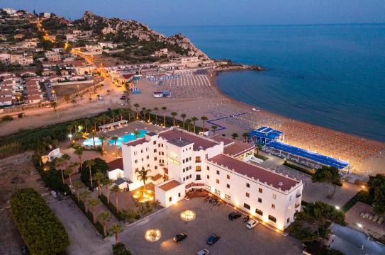 Baia D'Oro Hotel-官方