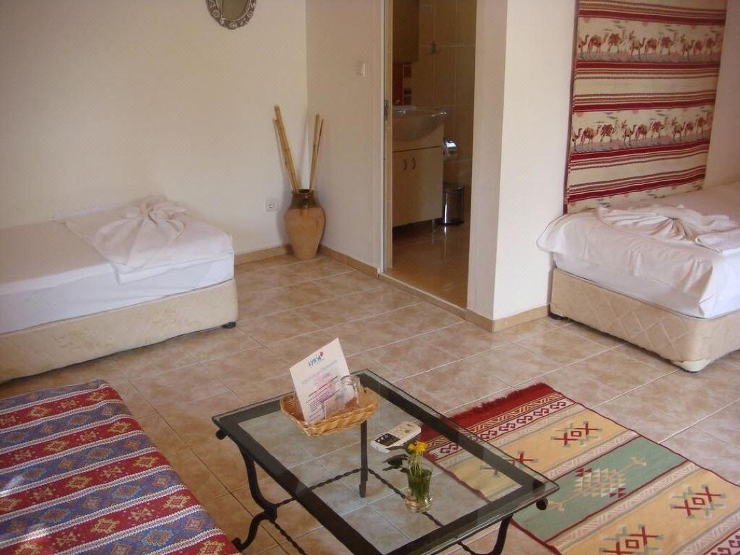 阿德拉桑利基亞旅館