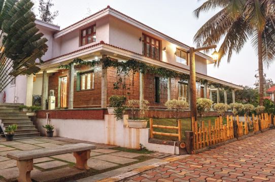 Ananta Vilas by Stayjade