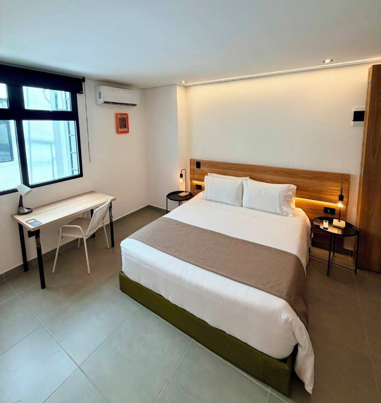 ONCE SUITES