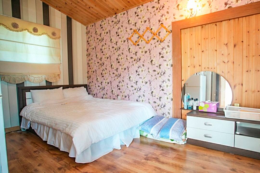 Uljin 1 Night 2 Days Pension (Dog Companion)