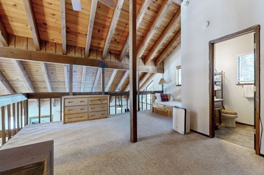 兩卧室帶甲板、洗衣機/烘乾機且寵物友好的家