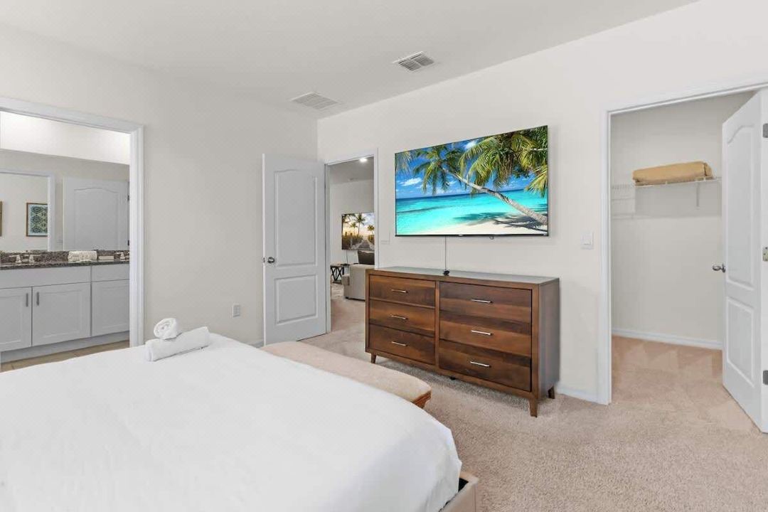 美麗的六卧五衛泳池會所