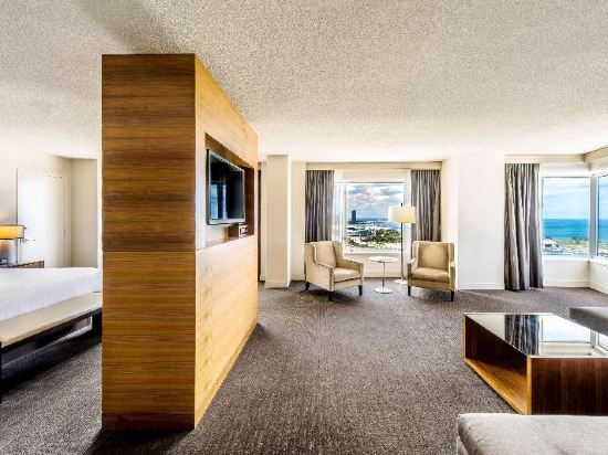 Hyatt Regency McCormick Place Chicago Room Type - One-Bedroom Executive Suite 