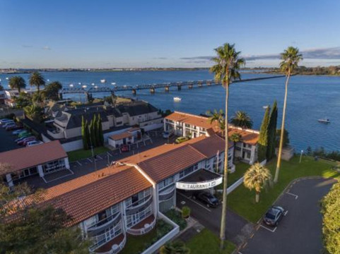 陶兰加酒店住宿-陶朗加海滨汽车旅馆