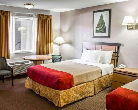 Econo Lodge Inn & Suites Colonie Center Mall