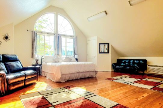 Family-friendly 1BR w/ Laundry: Dogs Welcome