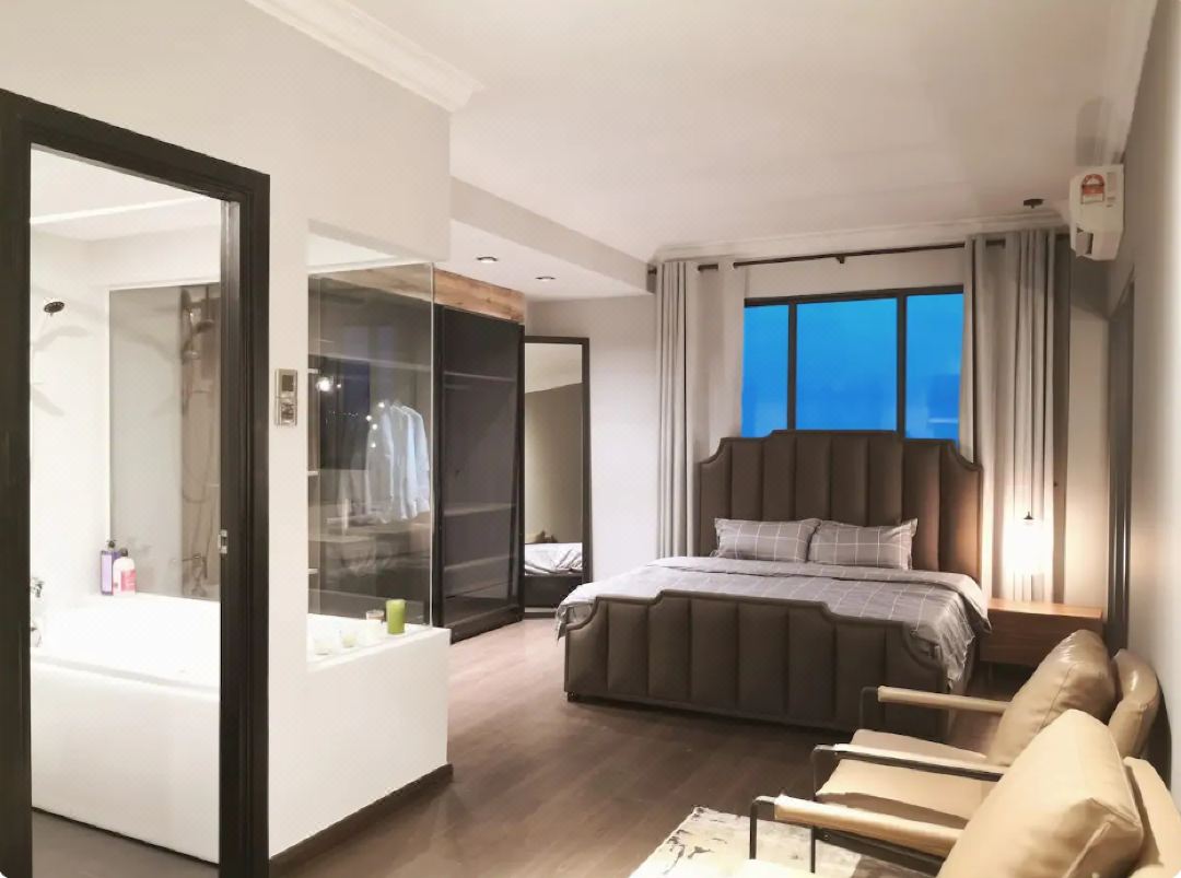 Baby & Kids Friendly, JB CIQ, Romantic Duplex