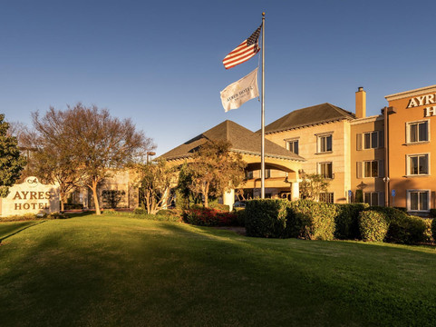 洛斯阿拉米托斯酒店住宿-Ayres Hotel Seal Beach - Cypress