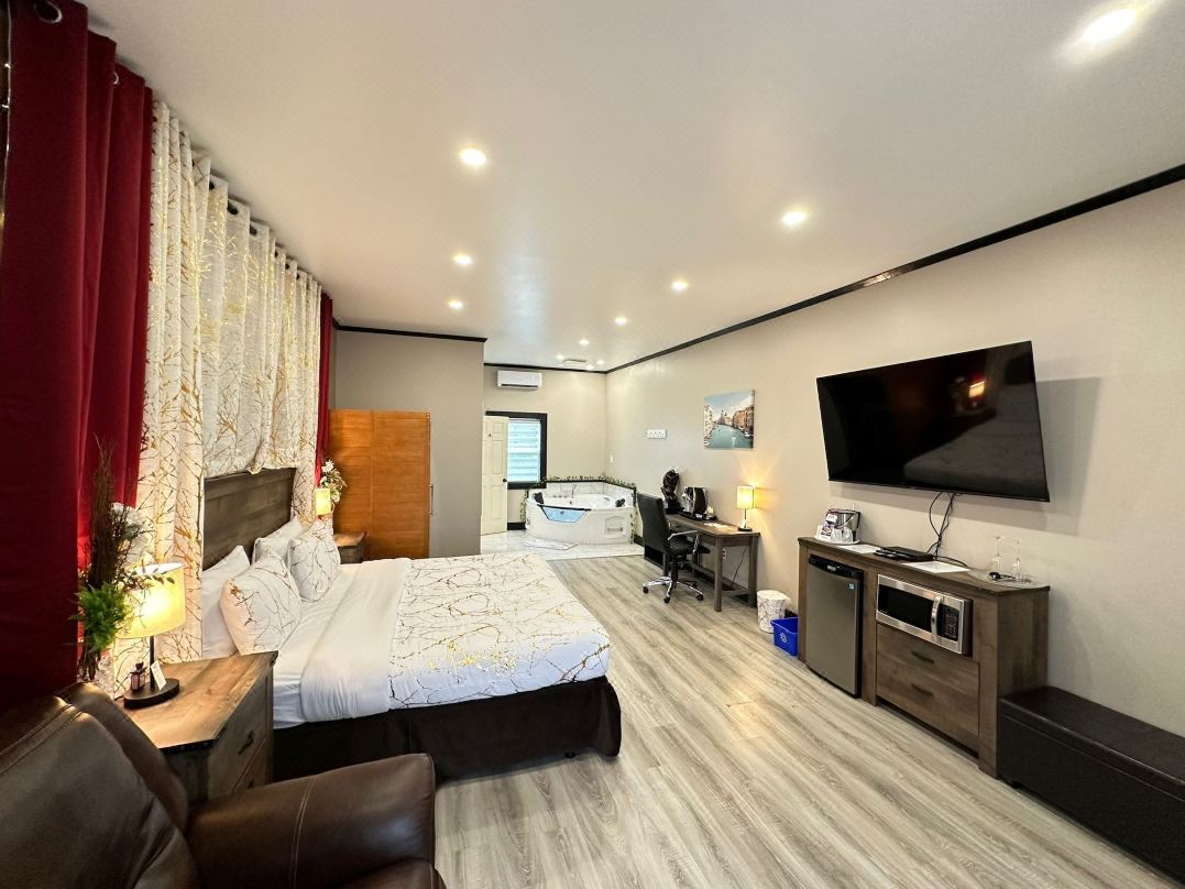 Motel 7 Inn & Suites