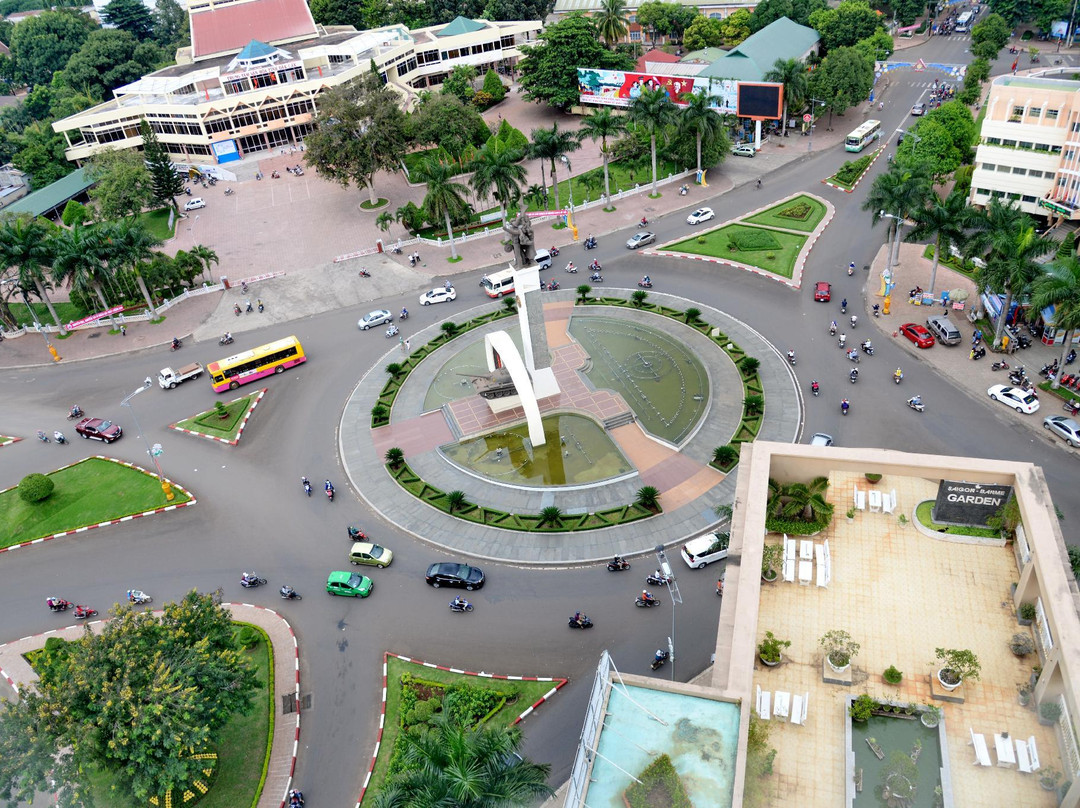 Cu Jut District酒店住宿-西贡班梅酒店