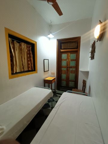 Hostel Vasantashram CST Mumbai, Free Wifi with 1940s Retro Vibe