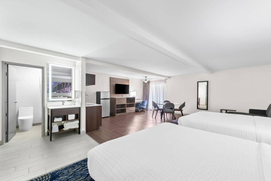 Clarion Pointe