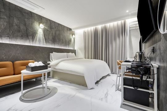 HOTEL NINE9
