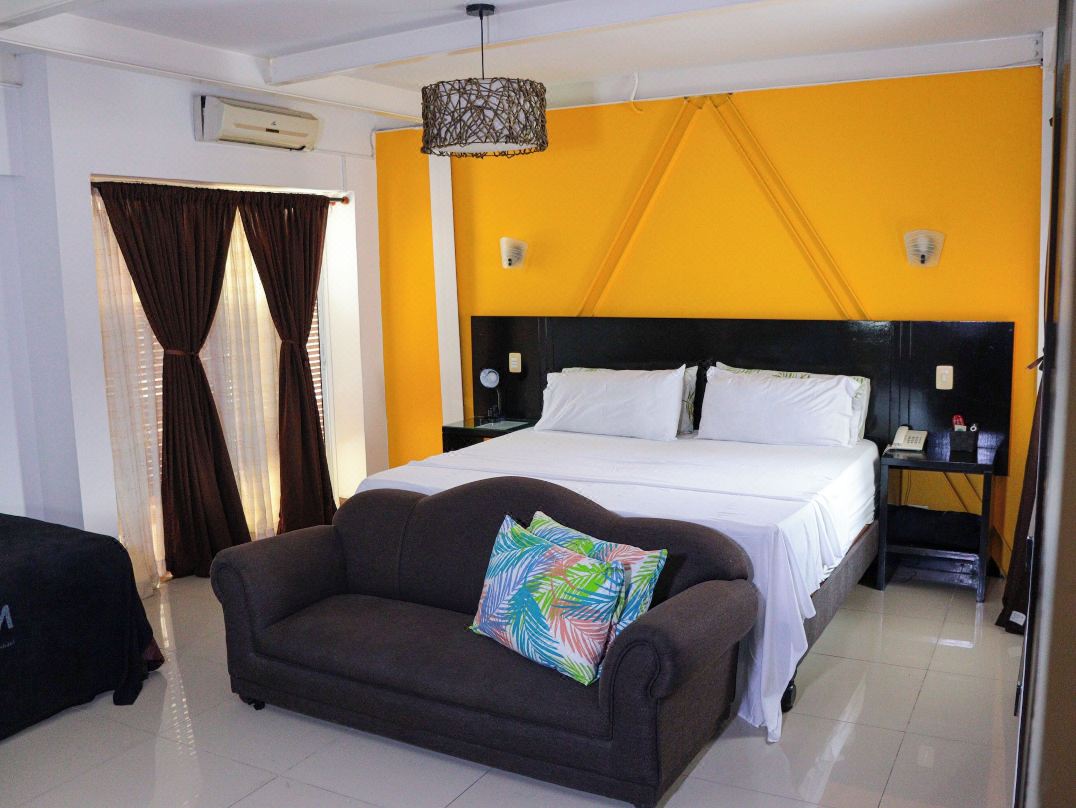 HOTEL HYM SAS