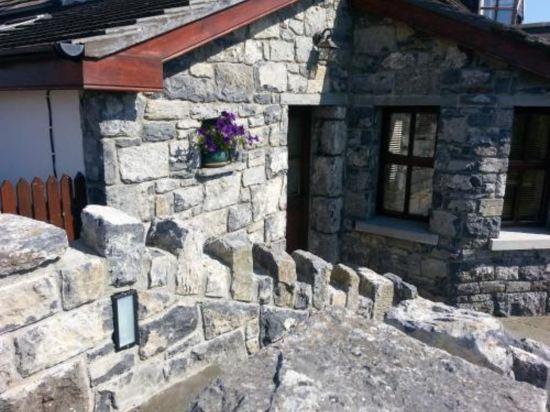 Aille River Tourist Hostel and Camping Doolin