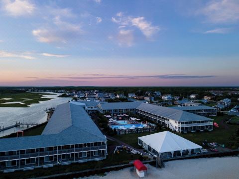 Red Jacket Beach Resort