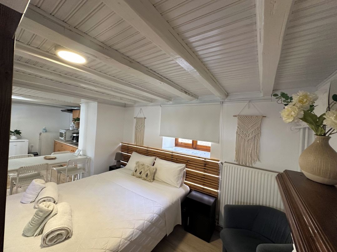 Iris' Garden Retreat