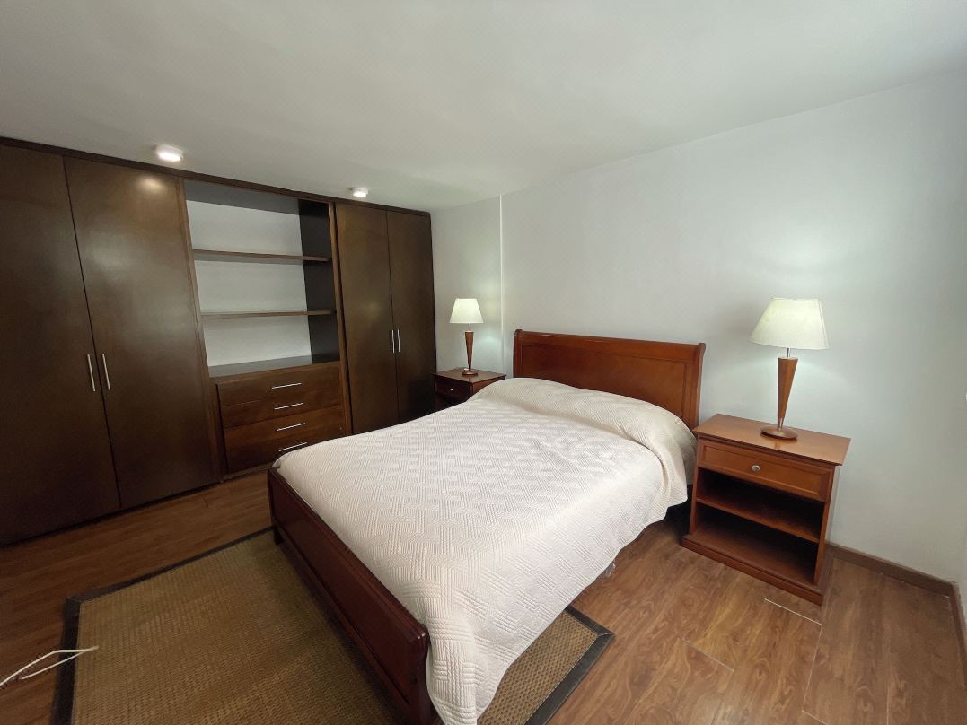 Super Apartment TV, Wi Fi and Free Parking