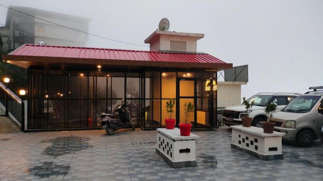 The Palm Aryan Mussoorie - 5 Mins Walk to Mall Road