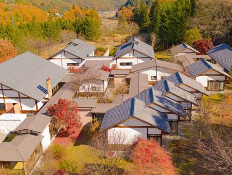 信州辰野故乡农村公园绿色村庄横川茅草屋顶之馆-官方