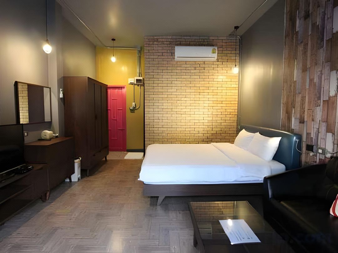 One Beat Vintage & Bistro