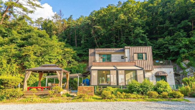 Chungnam Cheong-Yang Ekohillinghauseu