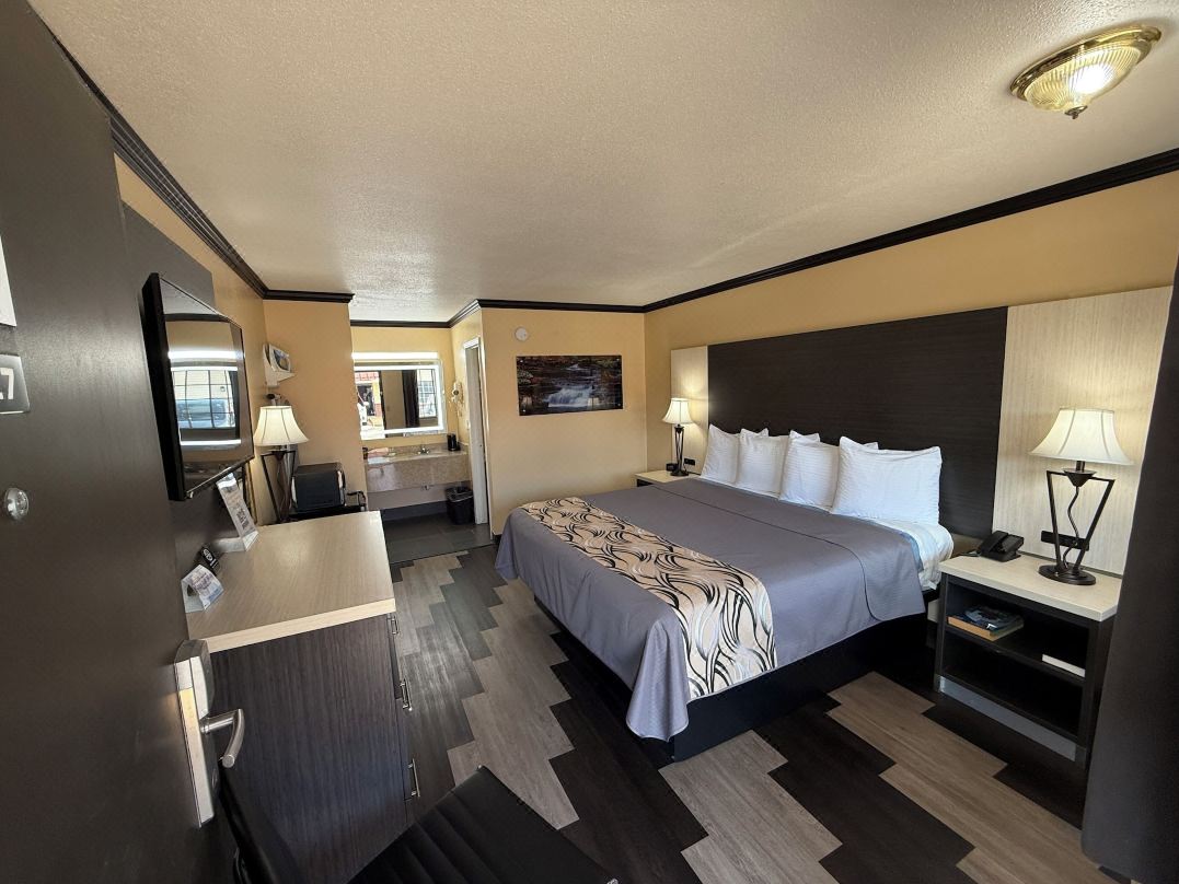Regency 7 Motel