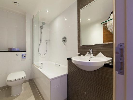 Thistle London Hyde Park Kensington Gardens Room Type - Family Room