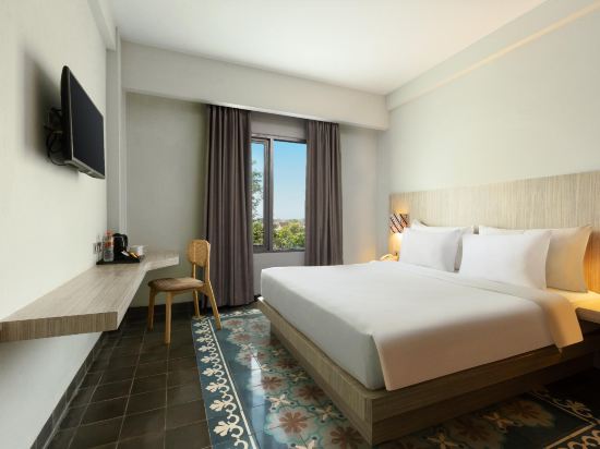 Burza Hotel Yogyakarta Room Type - Deluxe Double Room