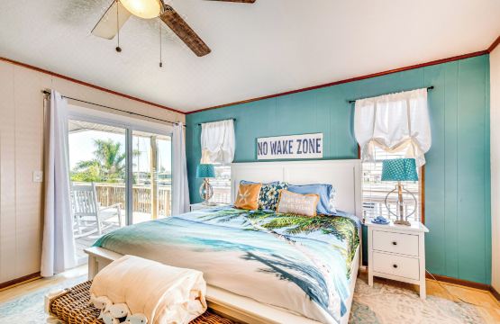 佛羅里達濱水度假屋，帶泳池和私人碼頭！