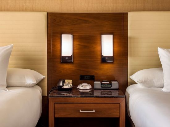 Hyatt Regency O'Hare Chicago Room Type - Double Room with Two Double Beds and Balcony Hyatt Regency O'Hare Chicago Room Type - Double Room with Two Double Beds and Balcony