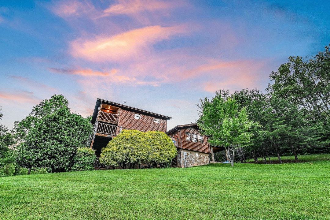 The Ranch Cabin on 6 Secluded Acres in the Great Smoky Mountains by RedAwning